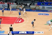 DB真人旗舰杨鸣场边很激动！鄢手骐底角接球也中三分