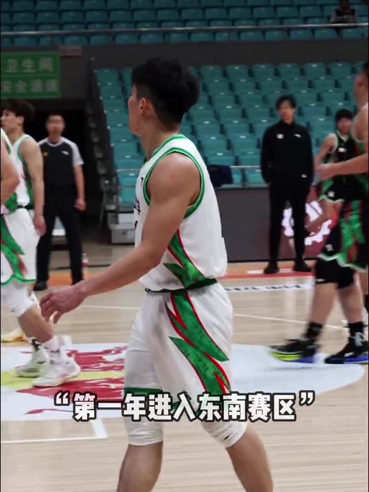 DG视讯官网平台👀深圳大学男篮大一新生殷俊杰！东南赛区最强小个新星！
