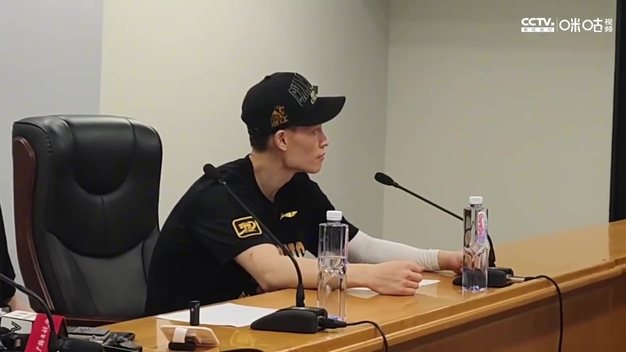 DB视讯官网林秉圣调侃：陈盈骏今晚可能不接我电话 望场上多切磋场下多交流